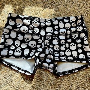 Fleo Halloween skull shorts small